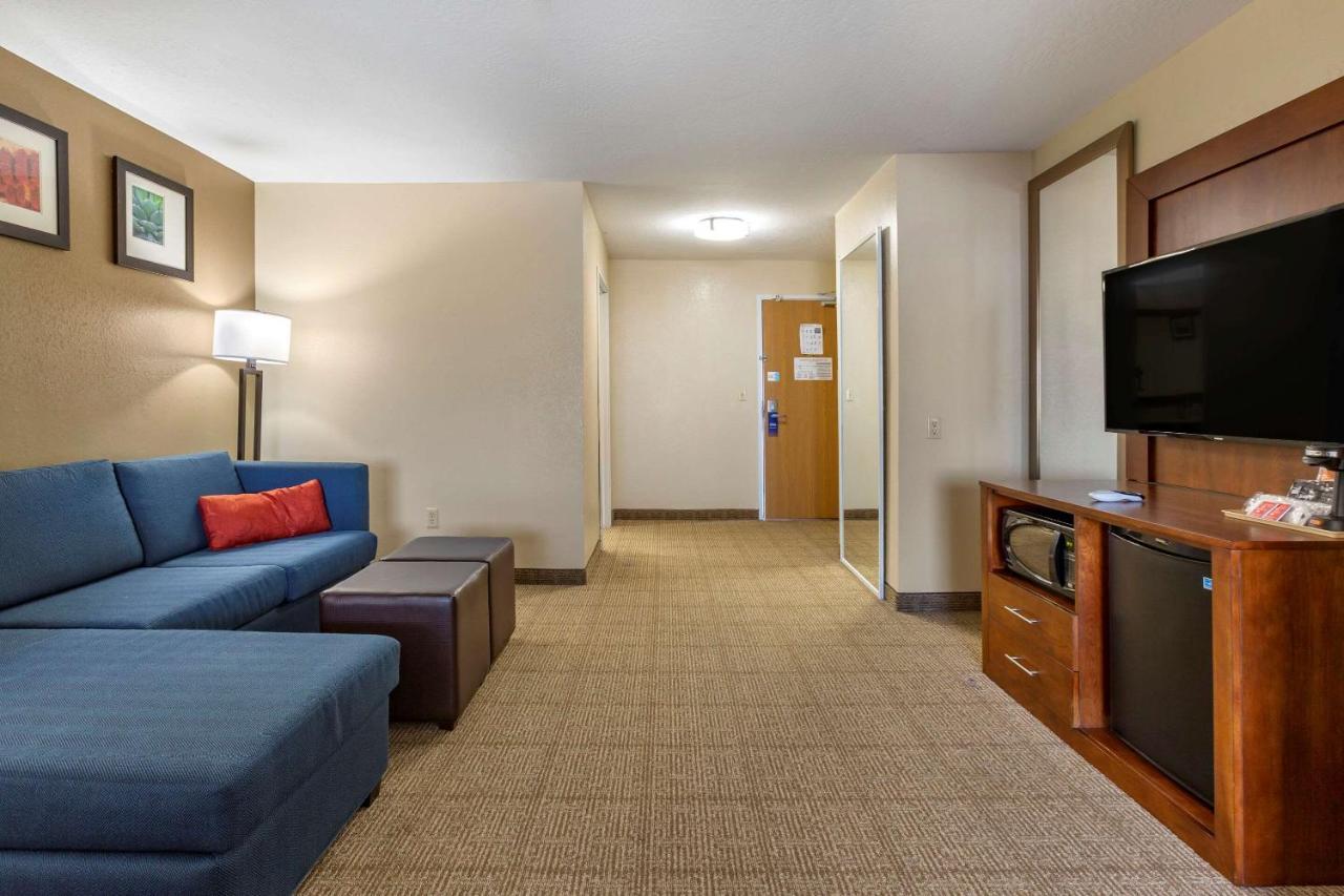 Comfort & I-10 Hotel Lordsburg