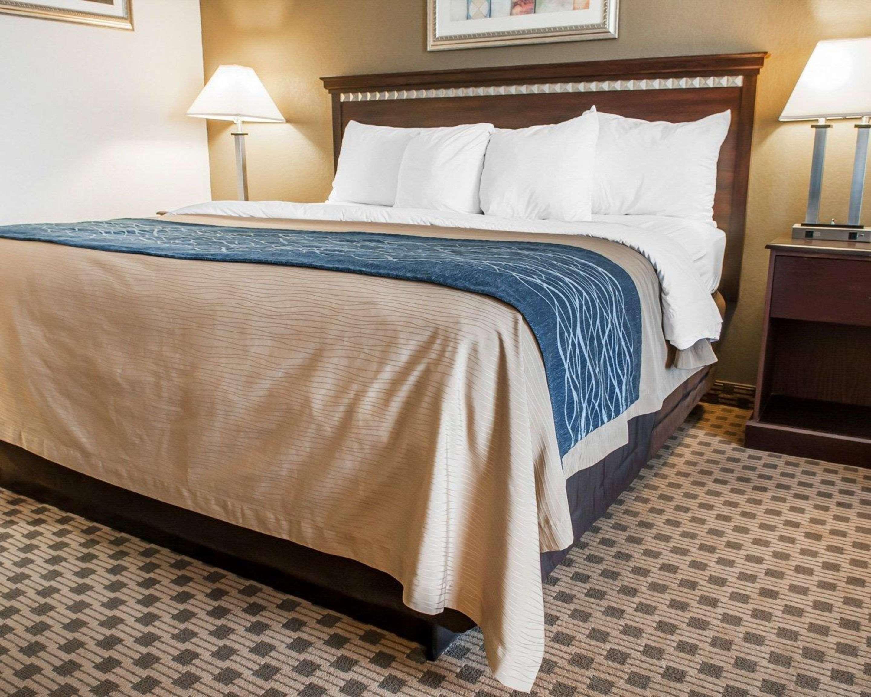 Hotel Comfort & I-10 3*