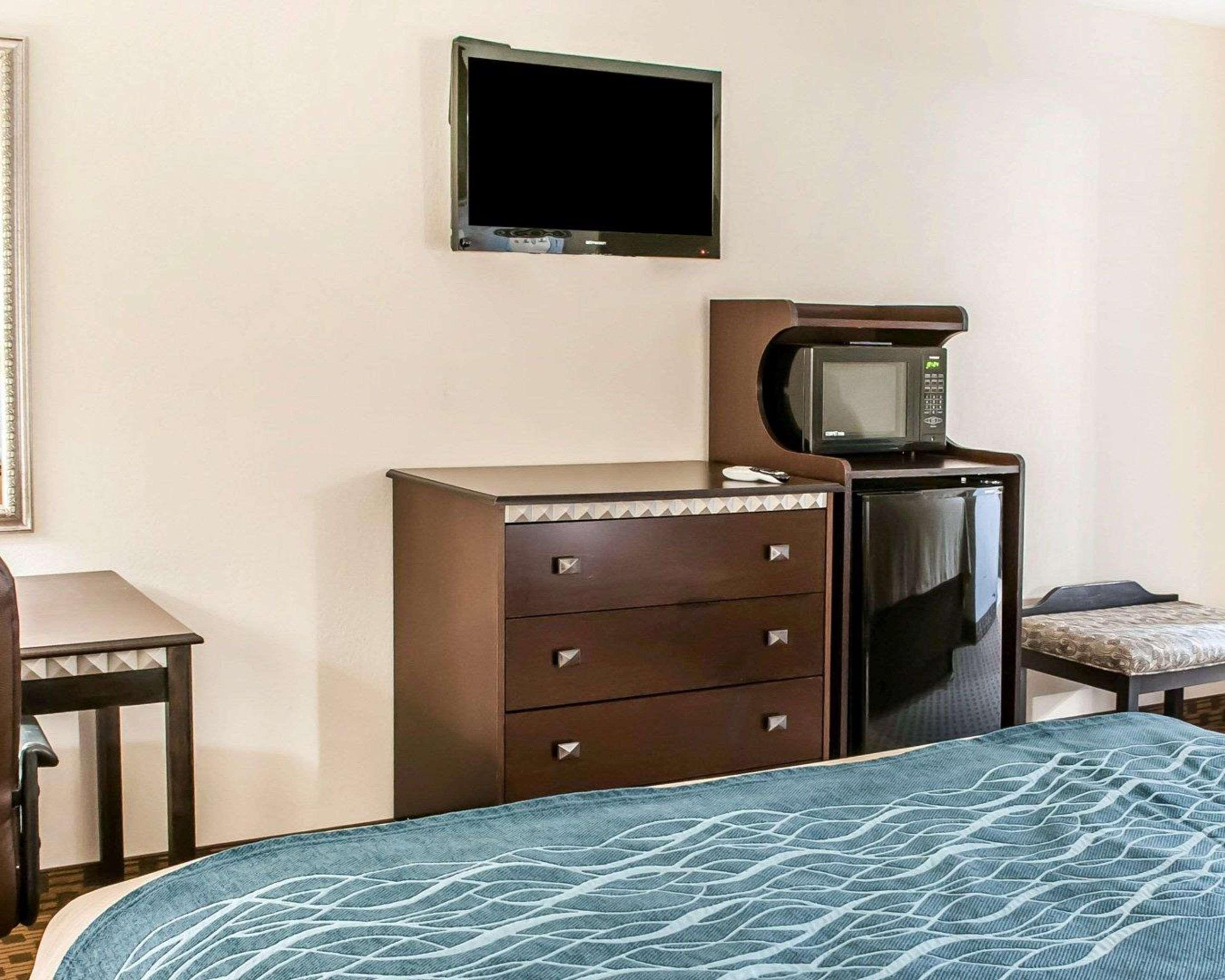 Hotel Comfort & I-10 3*