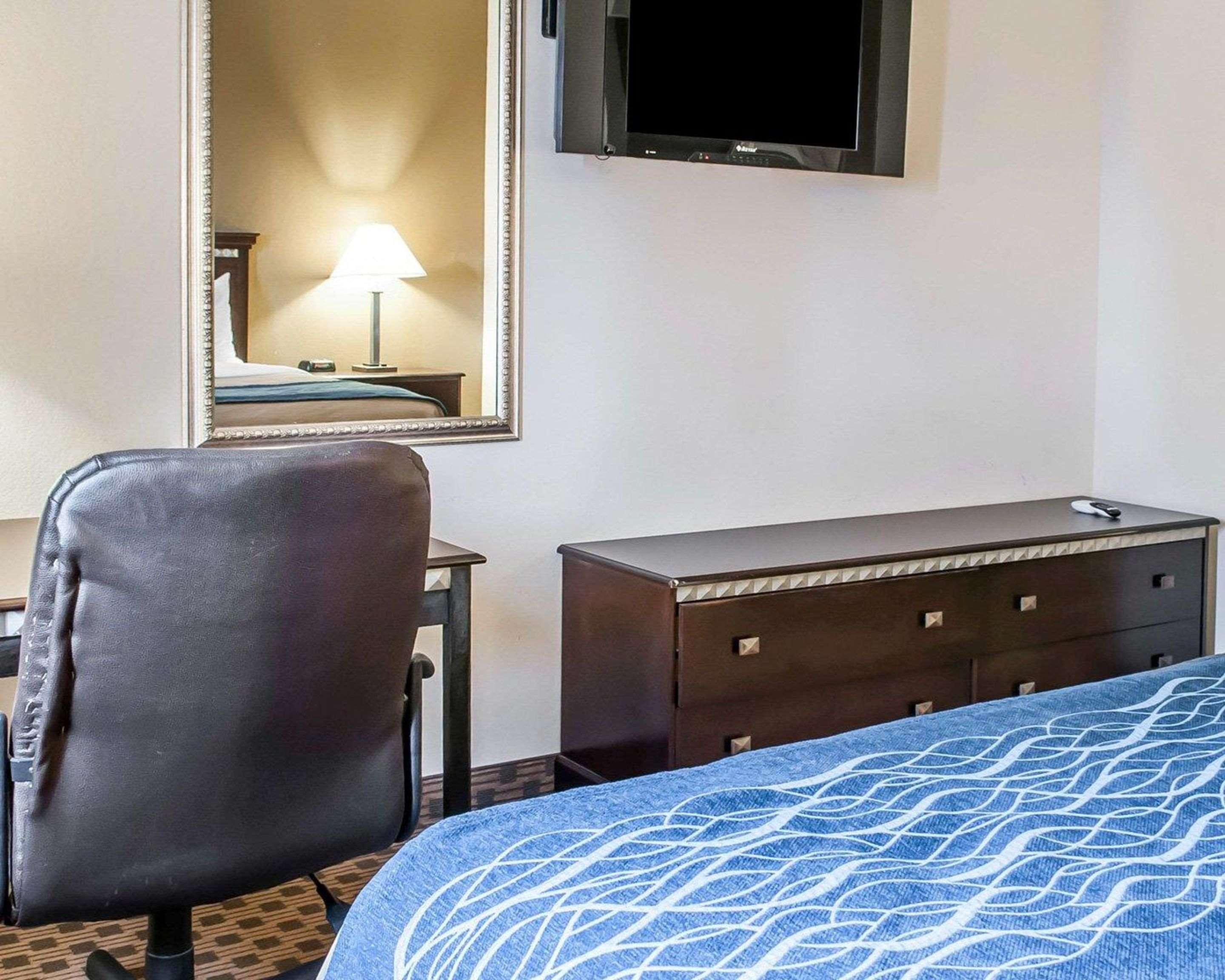 Comfort & I-10 Hotel